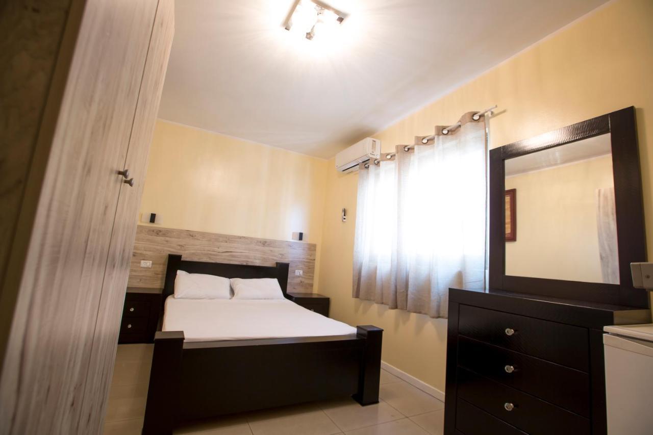 ลากัวเดีย โฮเต็ล Hotel เทลอาวีฟ ภายนอก รูปภาพ